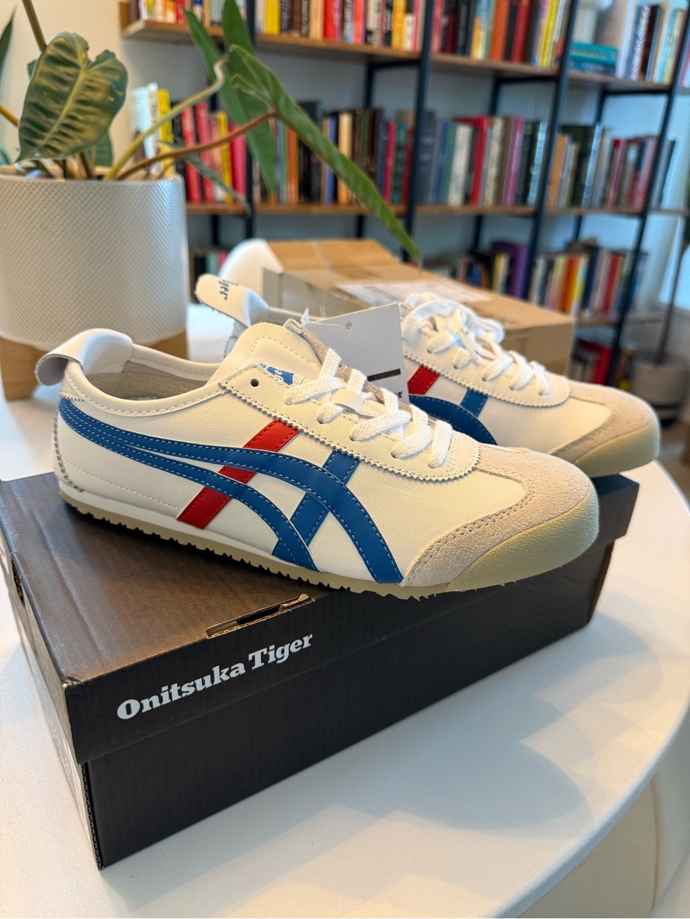 Onitsuka Tiger Women's White Blue Red Mexico 66 Sneakers size 8 - Picture 2 of 6